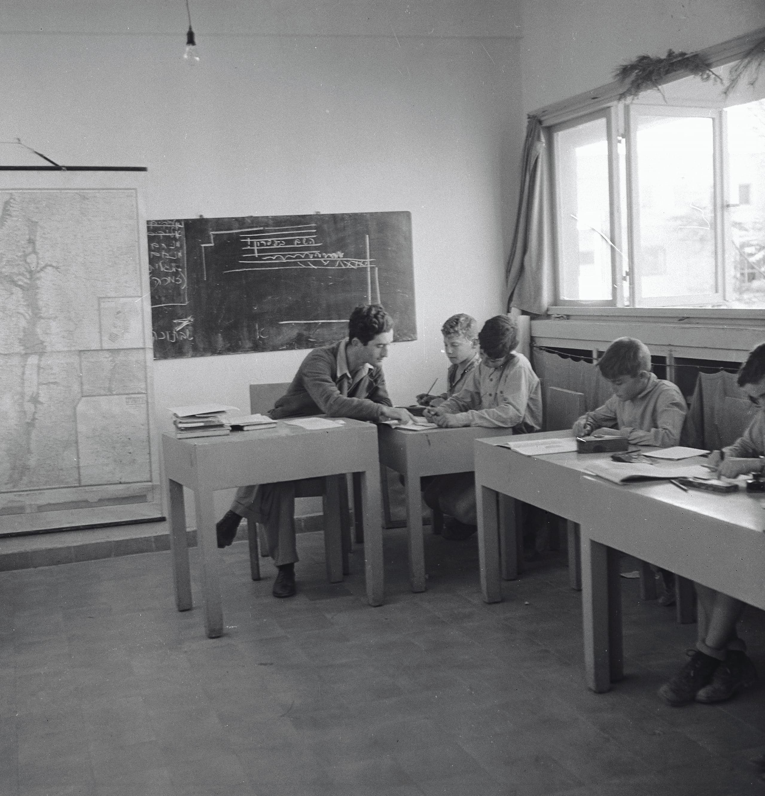 Children at an educational institution in Mishmar HaEmek, 1944. Credit: M. Schwartz, KKL-JNF Photo Archive.