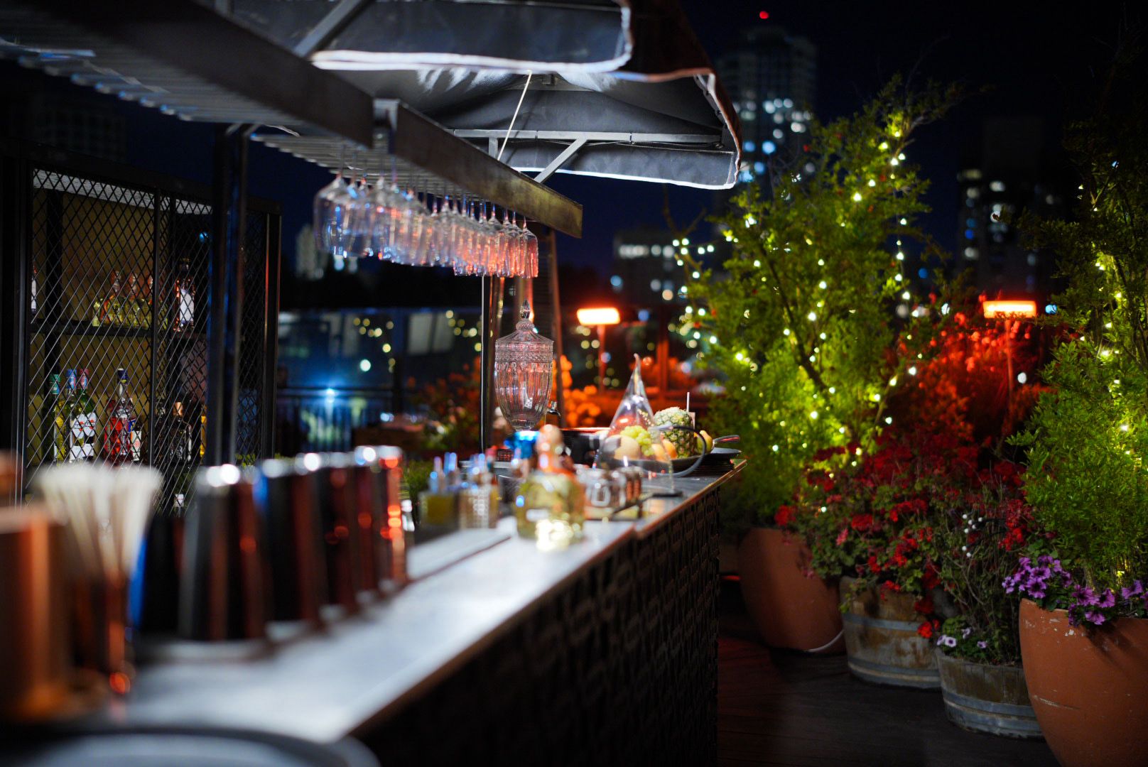Waldorf Astoria Jerusalem reopens rooftop summer bar