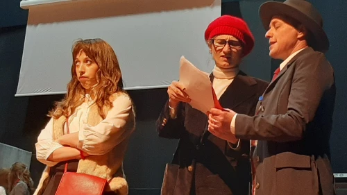 Elisheva Avidar, as the anti-Semitic Soviet director Konstantin Tabakov, with his star (Hadassa Daniels) and producer (Yael Valier).