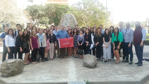 University of Illinois' Gies College of Business students meet with Former US Ambassador to Israel Dan Shapiro.