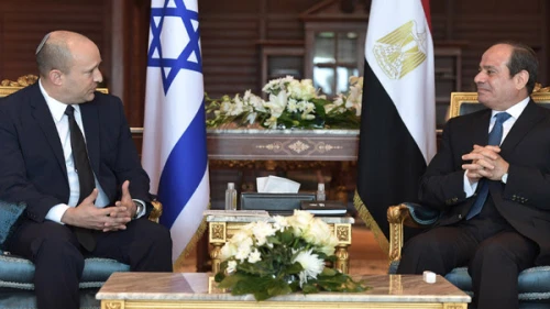 Israeli Prime Minister Naftali Bennett with Egyptian President Abdel Fattah el-Sisi in Sharm el-Sheikh, Egypt. Credit: GPO/Kobi Gideon.