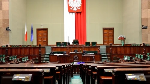 The plenary hall of the Sejm, the lower house of the Polish parliament. The Sejm on July 12 rejected a reinstatement of the legality of religious slaughter. Credit: Boston9 via Wikimedia Commons.
