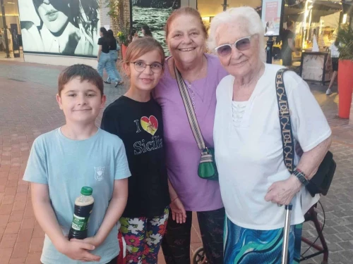 100-year-old Sara Unterberg with members of her family in Israel. Credit: Courtesy