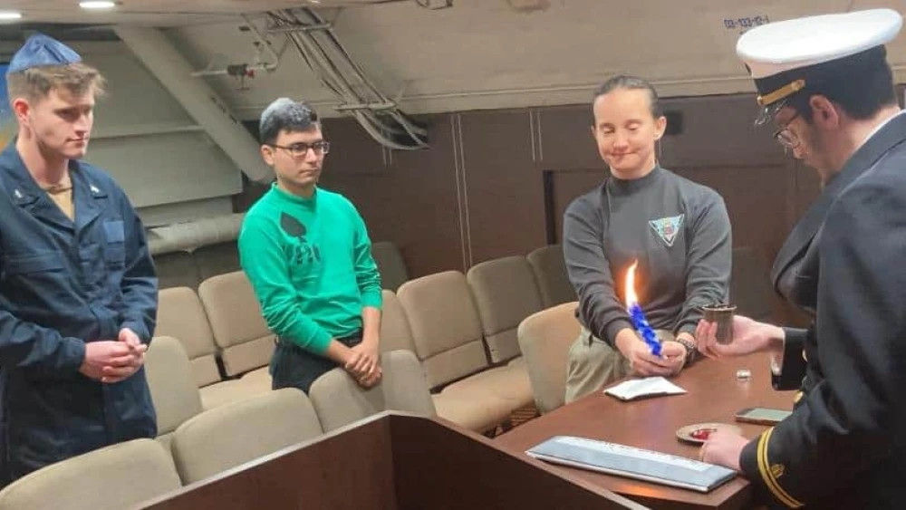 Havdalah service aboard the USS Abraham Lincoln.