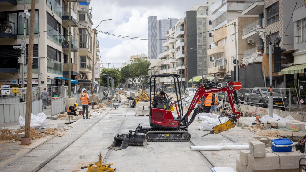 Construction of the Tel Aviv light train tracks on Ben Yehuda street, central Tel Aviv. May 5, 2026. Photo by Miriam Alster/FLASH90.