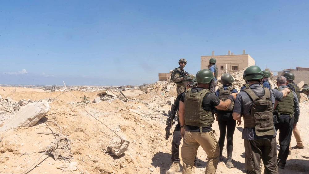 Participants on an ELNET-organized tour of Gaza included military experts. Credit: Courtesy.