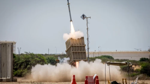 An Iron Dome battery in Ashkelon fires interceptor missiles at rockets fired from the Gaza Strip, Aug. 7, 2022. Photo by Yonatan Sindel/Flash90.
