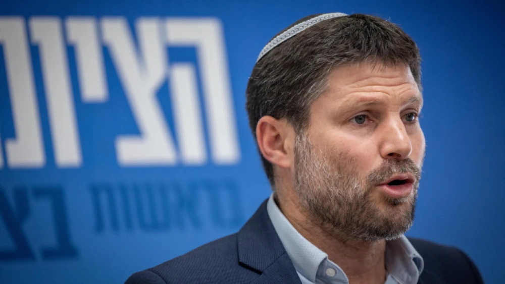 Religious Zionist Party head Bezalel Smotrich holds a press conference at the Knesset, March 2, 2022. Photo by Yonatan Sindel/Flash90.