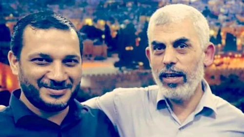 Ibrahim Al-Madhoun with Hamas leader Yahya Sinwar, May 6, 2022. Source: Twitter. com/ibmadhun via MEMRI.