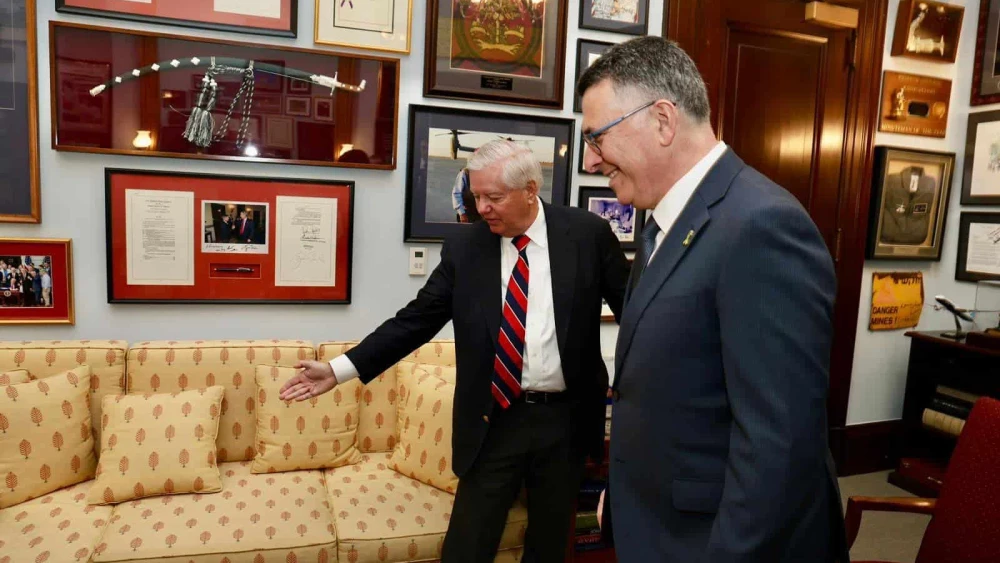 Israeli Foreign Minister Gideon Sa'ar and Sen. Lindsey Graham (R-S.C.) during a meeting on Capitol Hill, Dec. 9, 2025. Credit: Israeli Foreign Ministry.