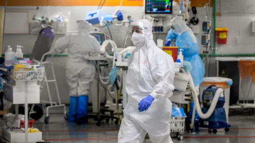 Sheba Medical Center staff in the hospital's coronavirus isolation ward, in Ramat Gan, Israel, July 20, 2020. Photo by Yossi Zeliger/Flash90.