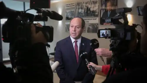 Economy and Industry Minister Nir Barkat arrives for a Cabinet meeting at the Kirya military headquarters in Tel Aviv, Dec. 24, 2023. Photo by Miriam Alster/Flash90.