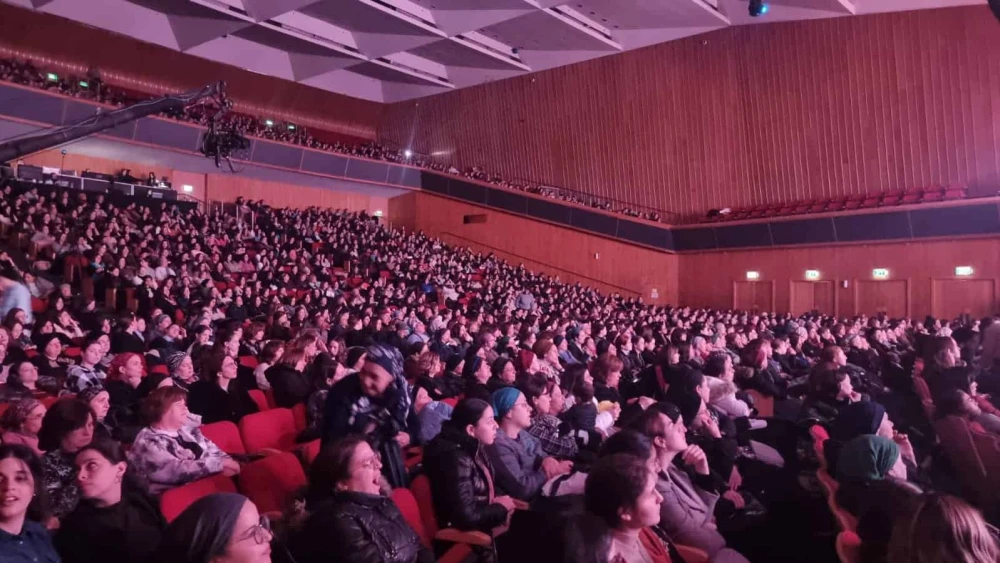 The event, titled “A Cry Out to the Heavens” was organized by Kesher Yehudi, and co-sponsored by Thank you Hashem and the Jerusalem Municipality. Credit: Yacov Segal Photography.