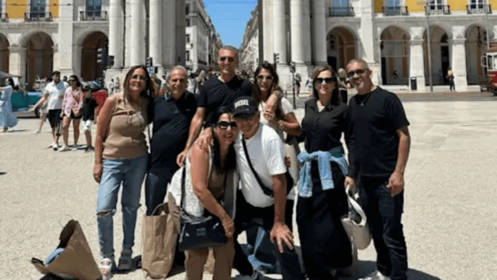 The Israelis who were chased out of a restaurant in Vigo, Spain on July 8, 2025. Photo courtesy to Shlomo Sror/Enfoque Judio.