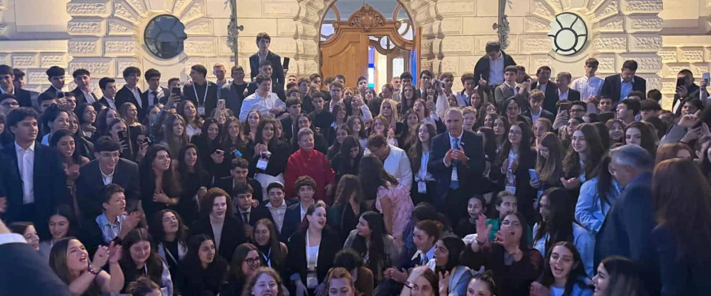 Some 300 Jewish teenagers from Israel and the Diaspora gather in Budapest for the first World Jewish-Zionist Youth Congress, Nov. 3, 2025. Credit: Israeli Ministry of Education.