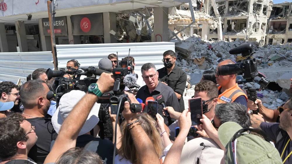 Gideon Sa'ar speaks to foreign diplomats in Bat Yam, Israel on June 18, 2025. Photo courtesy of the Minister of Foreign Affairs of the State of Israel.