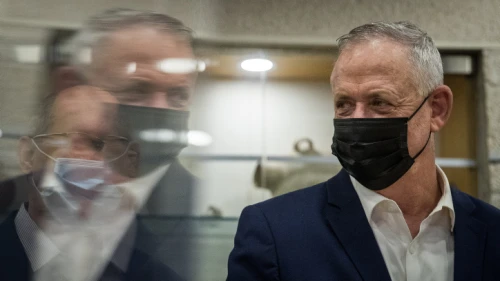 Israeli Defense Minister Benny Gantz visits the Jerusalem Municipality on Nov. 10, 2020. Photo by Yonatan Sindel/Flash90.