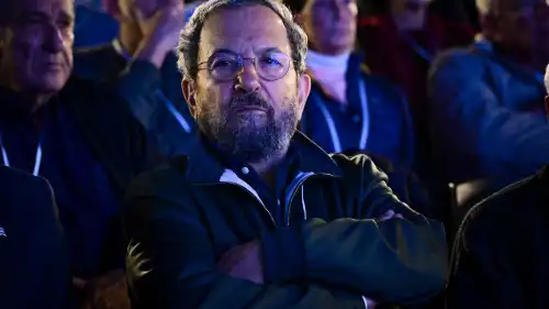 El ex primer ministro Ehud Barak asiste a una conferencia celebrada por el Movimiento para un Gobierno de Calidad, Tel Aviv, el 28 de enero de 2026. Foto de Avshalom Sassoni/Flash90.