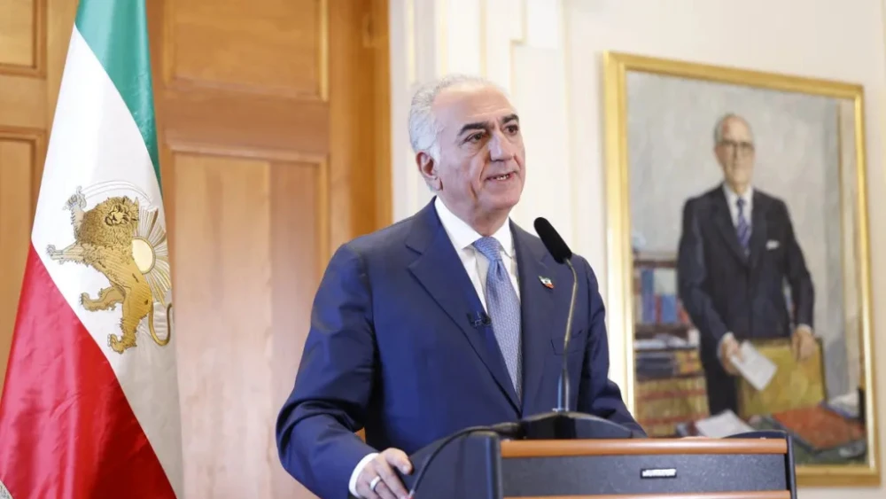 Reza Pahlavi addressed the Riksdag, Sweden’s Parliament in Stockholm where he was invited by the Sweden Democrats and Christian Democrats. There he strongly criticized Europe. ‘’When I look at Europe, I see ambivalence and a continued inability to see the reality of the street in Iran. I am disappointed yet not surprised,’’ he said. Picture from X.