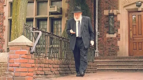 Rabbi Yehuda Krinsky, one of the senior rabbinical figures in the Chabad organization. Photo by Meni Yuzevich/Wikipedia.