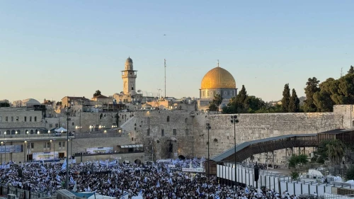 Praying together: Thousands of Jews celebrate Jerusalem Day at the Western Wall, June 5, 2024. Photo by Troy Osher Fritzhand.