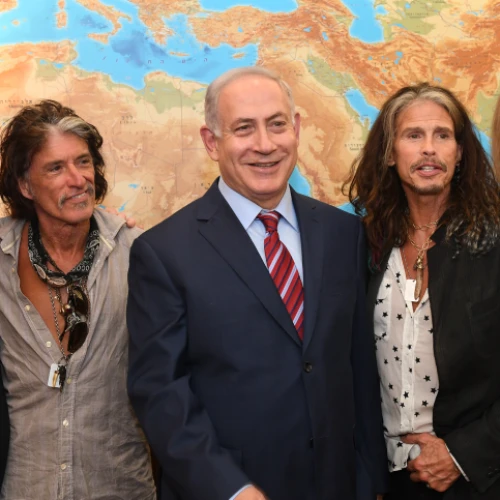 Israeli Prime Minister Benjamin Netanyahu meets with members of the rock band Aerosmith at the Prime Minister's Office in Jerusalem on May 18, 2017. Photo by Kobi Gideon/GPO.