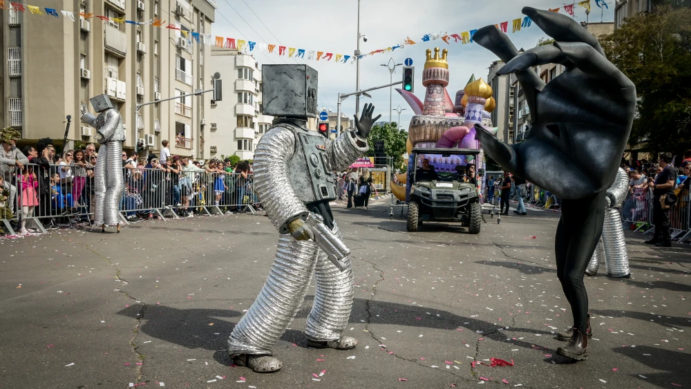 Characters in the Purim parade in Holon during on March 7, 2023. Photo by Avshalom Sassoni/Flash90.