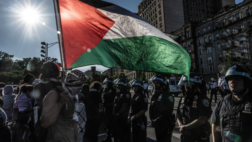 Officers from the New York City Police Department stand guard outside the Brooklyn Museum, where pro-Palestinian demonstrators associated with the Within Our Lifetime rallied in New York City on May 31, 2024. Photo by Stephanie Keith/Getty Images.