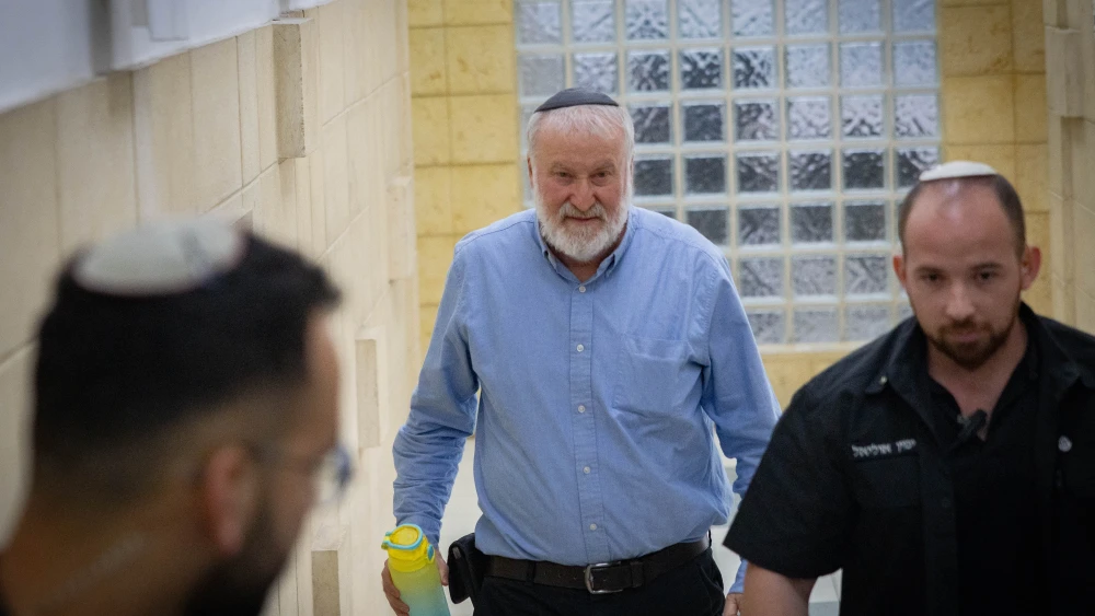 Former Israeli Attorney General Avichai Mandelblit arrives to testify in the corruption trial of Prime Minister Benjamin Netanyahu at the Jerusalem District Court, October 21, 2026. Photo by Yonatan Sindel/Flash90
