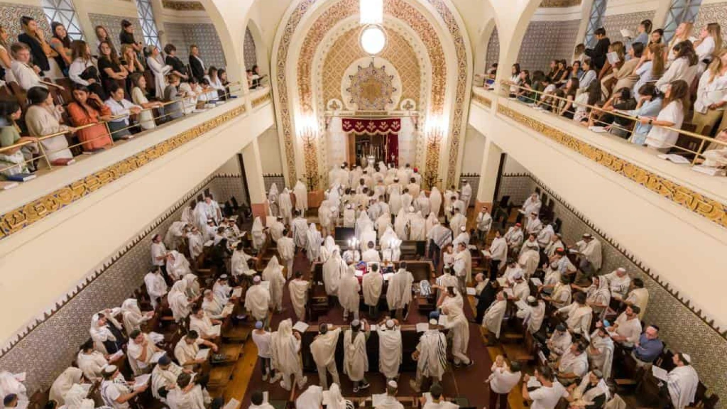 Yom Kippur services at Oporto’s Kadoorie Mekor Haim Synagogue, Sept. 24, 2023. Credits: CIP/CJP.