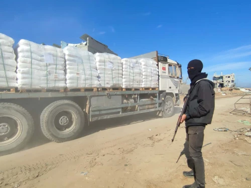 Palestinian trucks loaded with aid flow into Gaza through the Kerem Shalom crossing as part of the ceasefire agreement in the Gaza Strip, east of the city of Rafah in the southern Gaza Strip. Photo by Abed Rahim Khatib/Flash90.