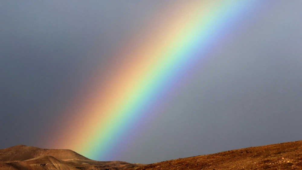 A rainbow is seen after heavy rain in the Judean Desert, on January 1, 2016. Photo by Yossi Zamir/Flash90.