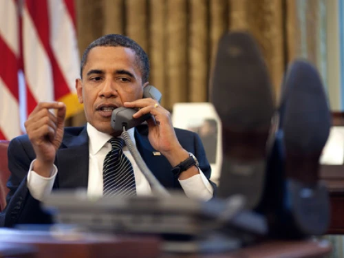 U.S. President Barack Obama speaks on the phone to Israeli Prime Minister Benjamin Netanyahu on June 8, 2009. Credit: Pete Souza/White House.