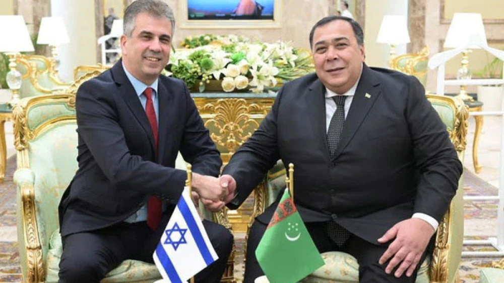 Israel Foreign Minister Eli Cohen meets with Turkmen Deputy Foreign Minister Berrdiniaz Matiev in Ashgabat, April 19, 2023. Photo by Shlomi Amsalem/GPO.