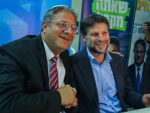 Otzma Yehudit Party chairman Itamar Ben-Gvir (left) and Religious Zionism Party leader Bezalel Smotrich at a campaign event in Sderot, Oct. 26, 2022. Credit: Flash90.
