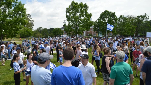 Supporters at a pro-Israel rally on May 23, 2021. Photo by Jeff Holt.