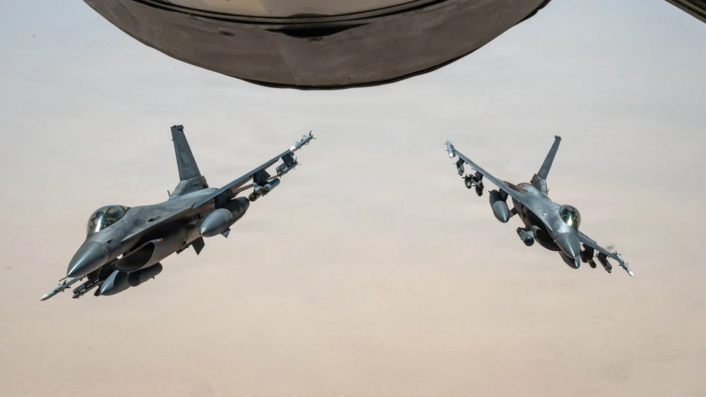 US Air Force Epic Fury KC-135 F-16