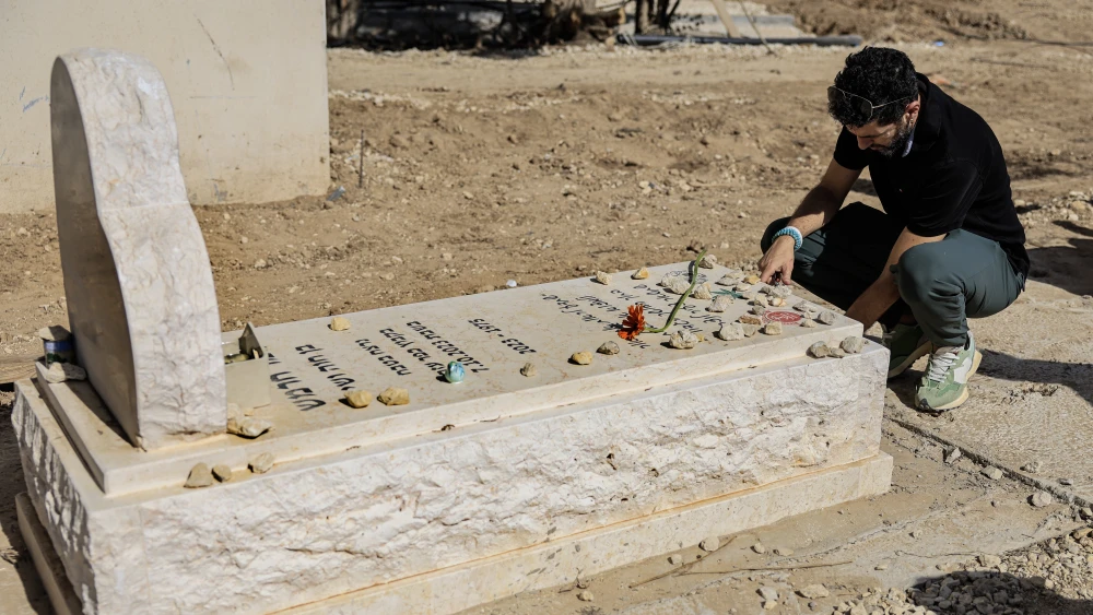A community memorial ceremony in Kfar Aza on the two-year anniversary of the events of the Oct. 7 massacre, October 16, 2025. Photo by Tsafrir Abayov/FLASH90.
