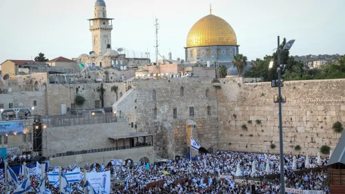 Crowds of people celebrate “Jerusalem Day” at the Western Wall in the Old City. June 2, 2019. Photo by Noam Revkin Fenton/Flash90.