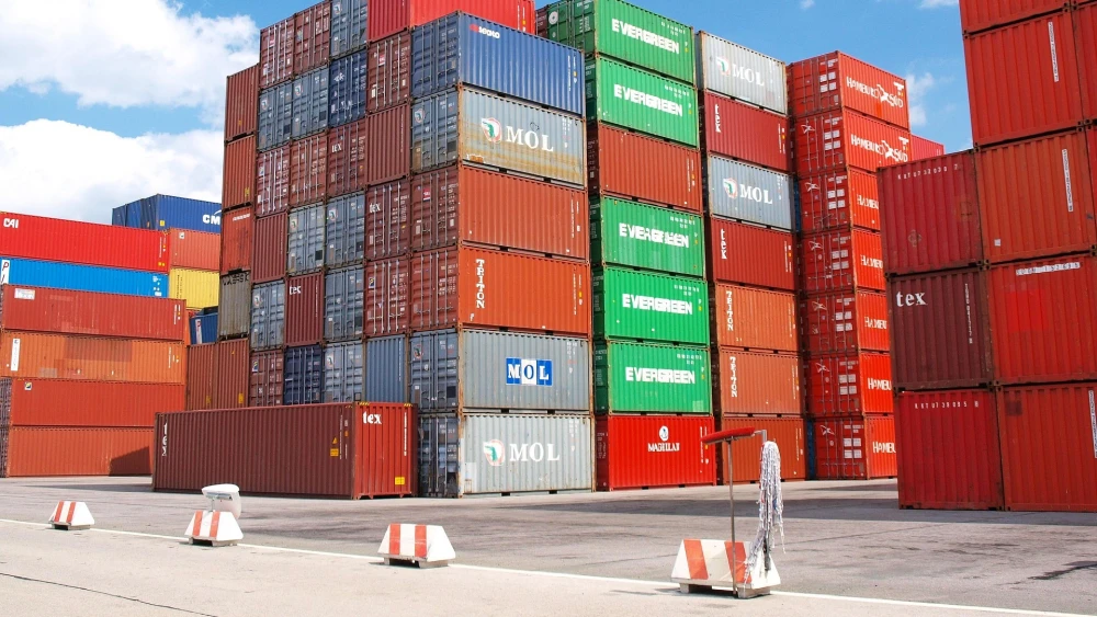 Container freight. Credit: wolfgang59b/Pixabay.