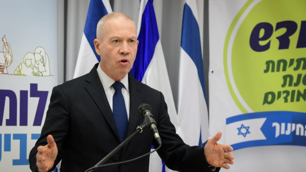 Minister of Education Yoav Galant holds a press conference at the education ministry in Tel Aviv on August 6, 2020. Photo by Avshalom Sassoni/Flash90.