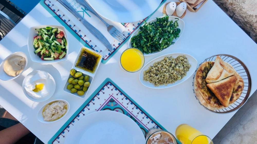 Breakfast at Akkotika B&B. Photo by Eliana Rudee.