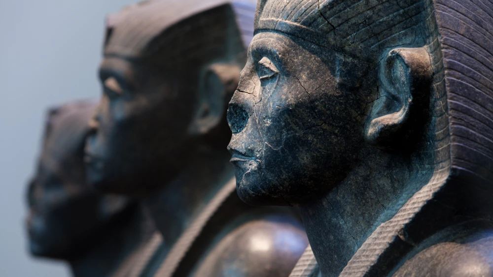 Les sculptures en granit de Sésostris III au British Museum de Londres, 2010. Crédit Jorge Royan/http://www.royan.com.ar/CC BY-SA 3.0/Creative Commons via Wikimedia Commons.