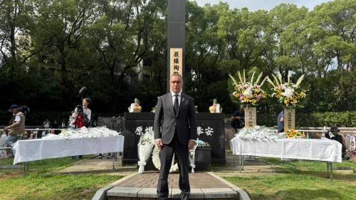 Israel’s Ambassador to Japan Gilad Cohen laid a wreath in the 80th anniversary ceremony commemorating the victims of the atomic bombing of the city of Nagasaki during World War II. Credit: Embassy of Israel, Tokyo.