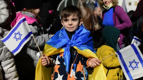 Jewish immigrants fleeing the war in Ukraine on a rescue flight sponsored by Keren Hayesod arrive at Ben-Gurion Airport, March 9, 2022. Photo by Tomer Neuberg/Flash90.