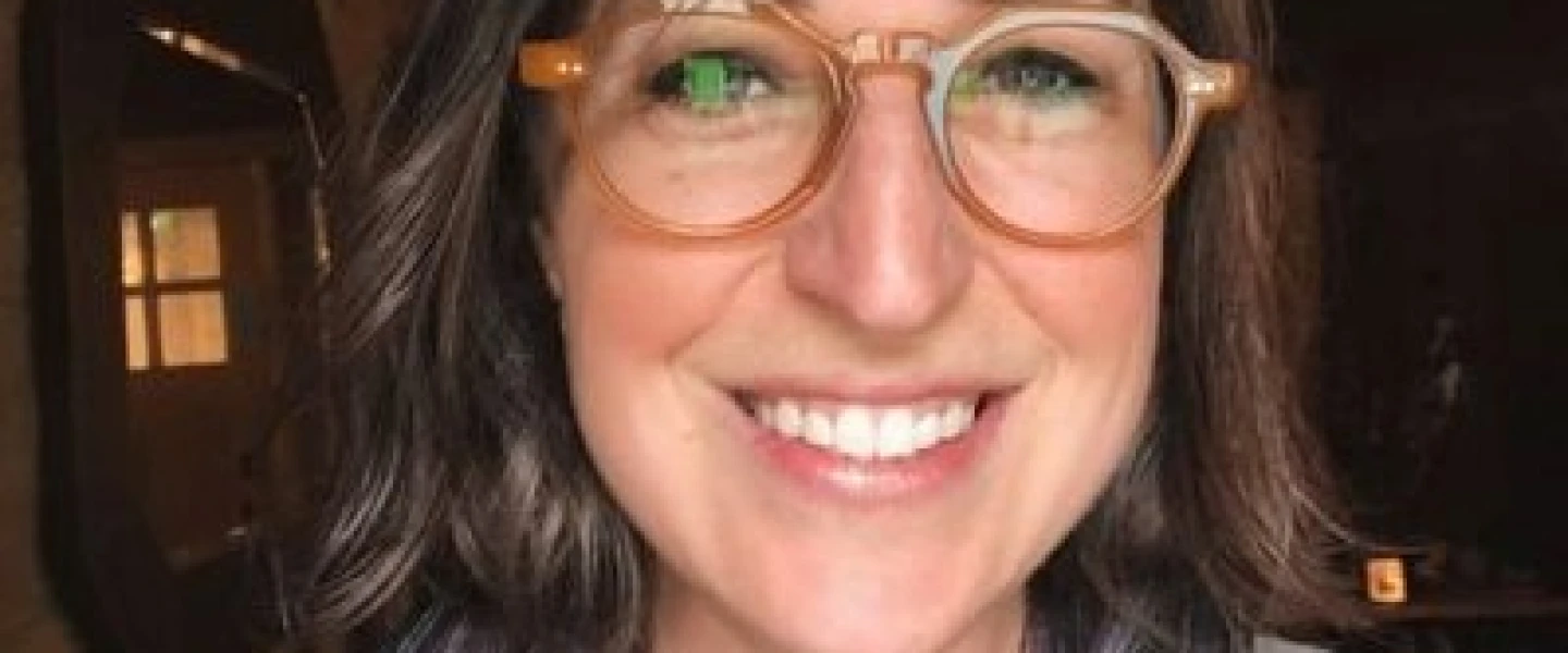 Mayim Bialik. Source: Twitter.