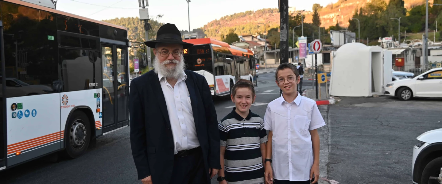 Father and sons, Safed