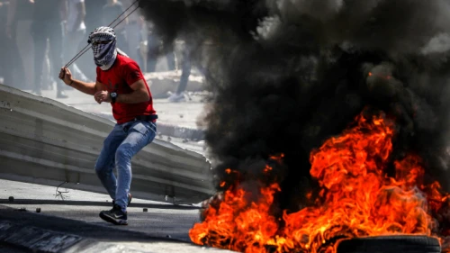 Palestinian rioters attack Israeli security forces in Bethlehem, May 18, 2021. Photo by Wisam Hashlamoun/Flash90.