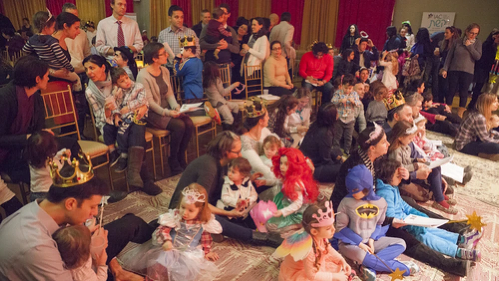 The Israeli-American Council's "Shishi Israeli" event to usher in Shabbat, held March 27 in New York City as part of the new Hagigah Ivrit culture series. A collaboration of the Israeli-American Council, the Steinhardt Foundation for Jewish Life, and the Council for Hebrew Language and Culture, the Hagigah Ivrit provides a platform for individuals and families seeking to both learn the Hebrew language and deepen their connection with Israel. Credit: Larson Harley.