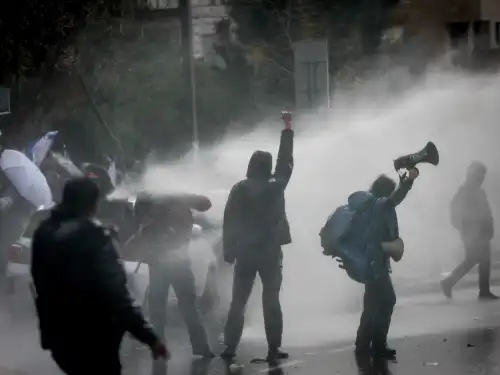 Israelis clash with police during a protest in Jerusalem against Prime Minister Benjamin Netanyahu's decision to fire Shin Bet head Ronen Bar, March 20, 2025. Photo by Yonatan Sindel/Flash90.
